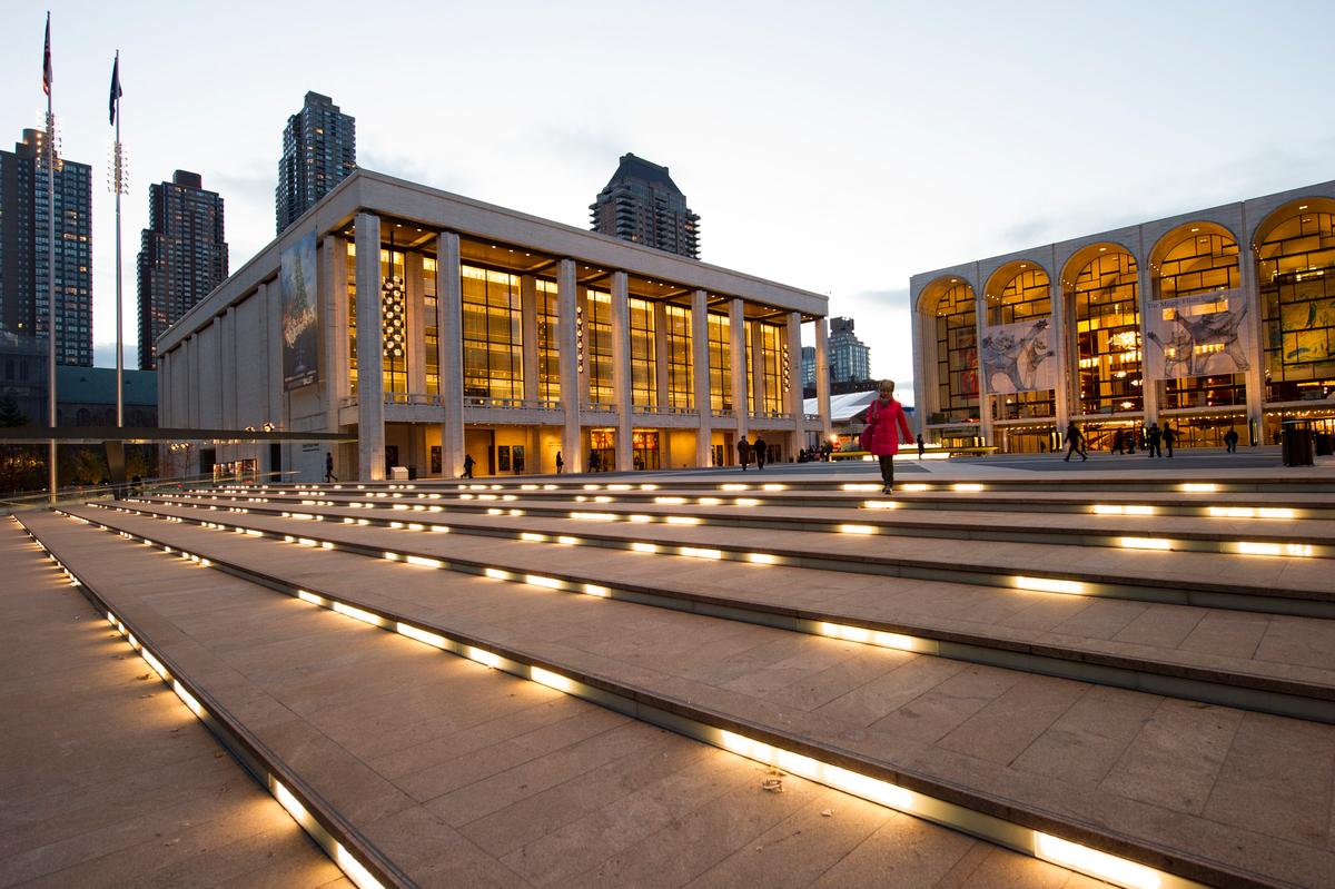 Actor Says Shen Yun Has ‘Class’ and ‘Prestige’