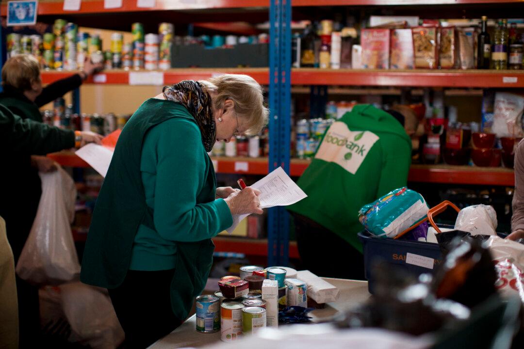 Experts Warn Against Media Scare in UK Recession Speculation