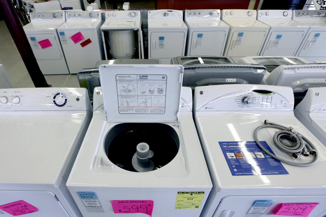 Biden’s Green Energy Clampdown on Washing Machines, Refrigerators Sparks Concern