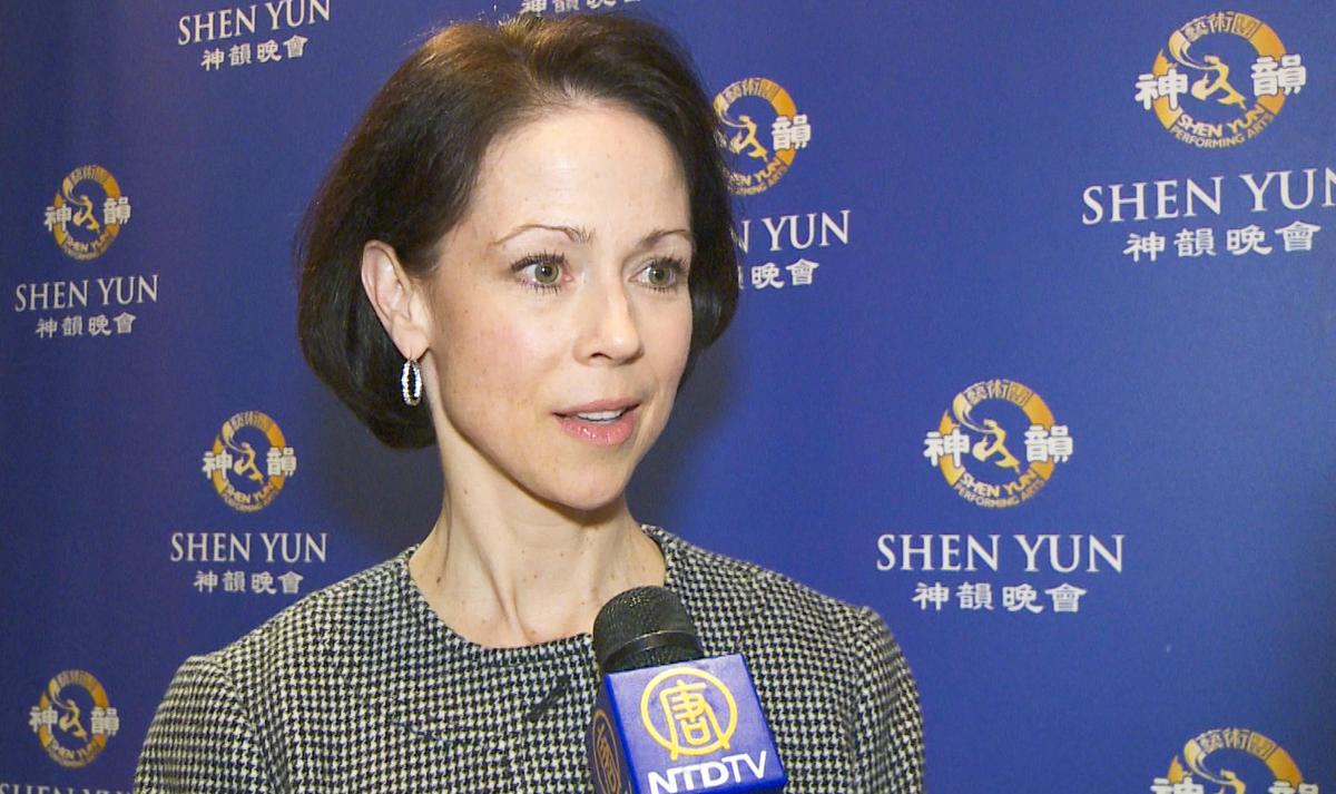 Dancer Praises Shen Yun: Difficult Moves, Effortless Appearance