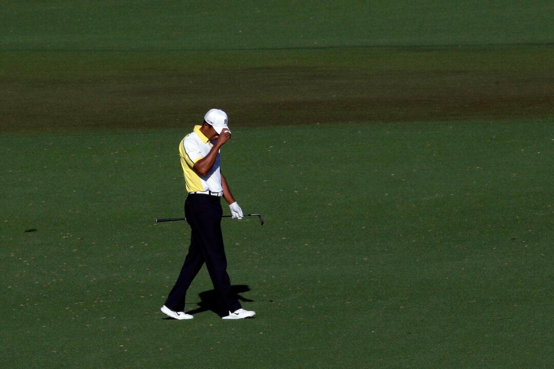 2-shot Penalty for Woods, No Disqualification