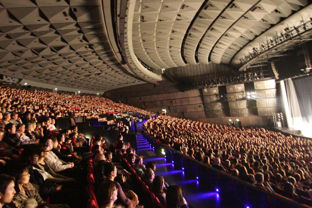 Sending Spies to Copy Shen Yun Performing Arts