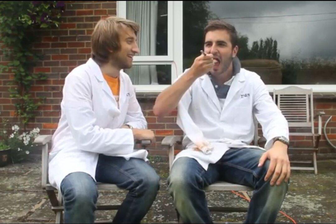 Cinnamon Warning: People Trying to Swallow Cinnamon (Videos)