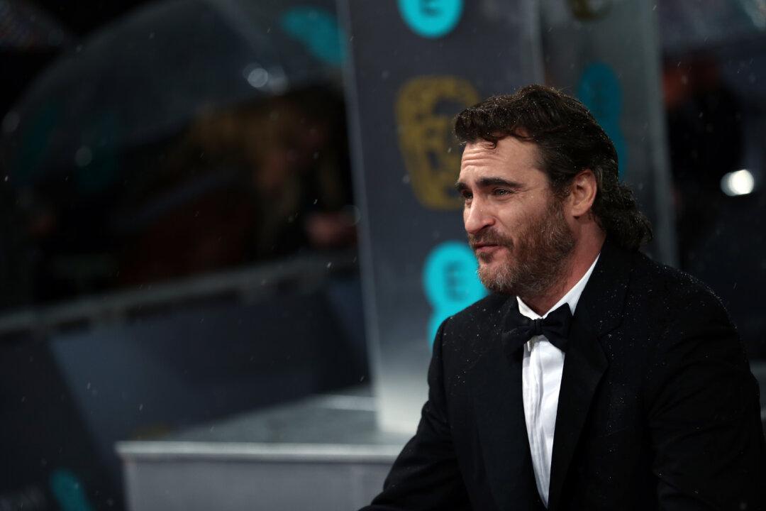 Joaquin Phoenix Home: Next Door Neighbor’s Home Now His