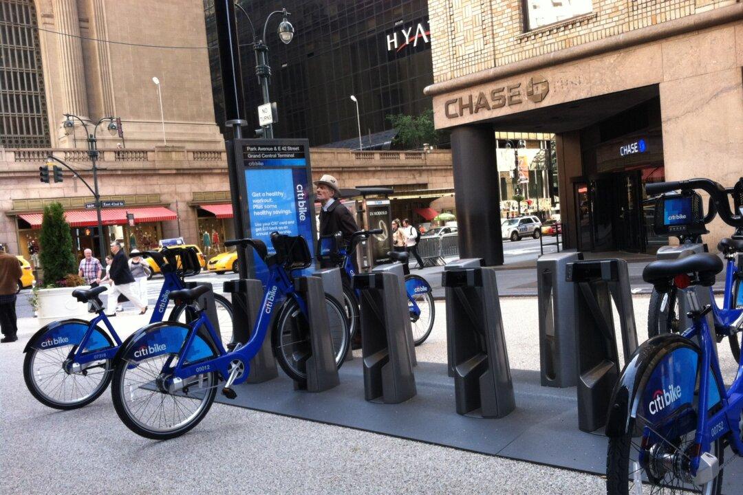 Pregnant NYC Hospital Worker Accused of Citi Bike Theft Provides Receipts