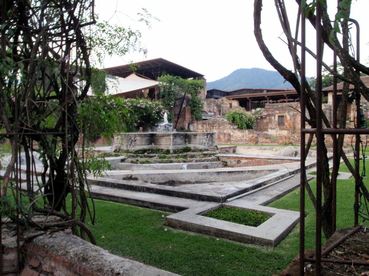 Casa Santo Domingo, Dining in History