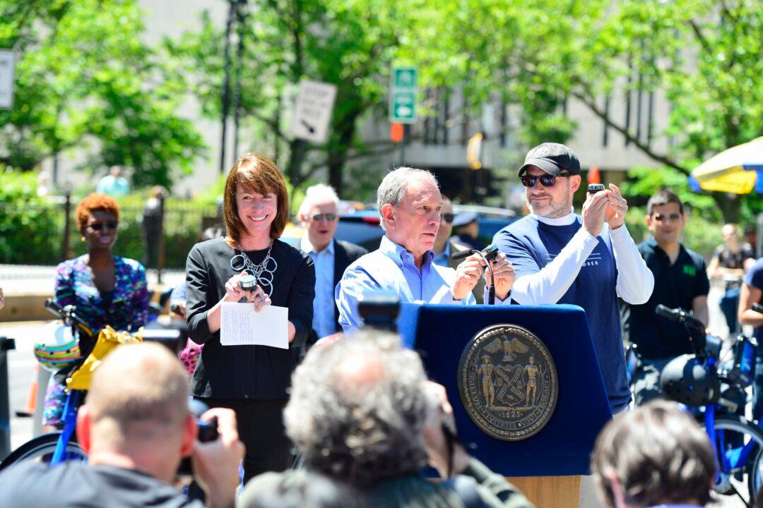 Bloomberg Kicks Off NYC Bike Share