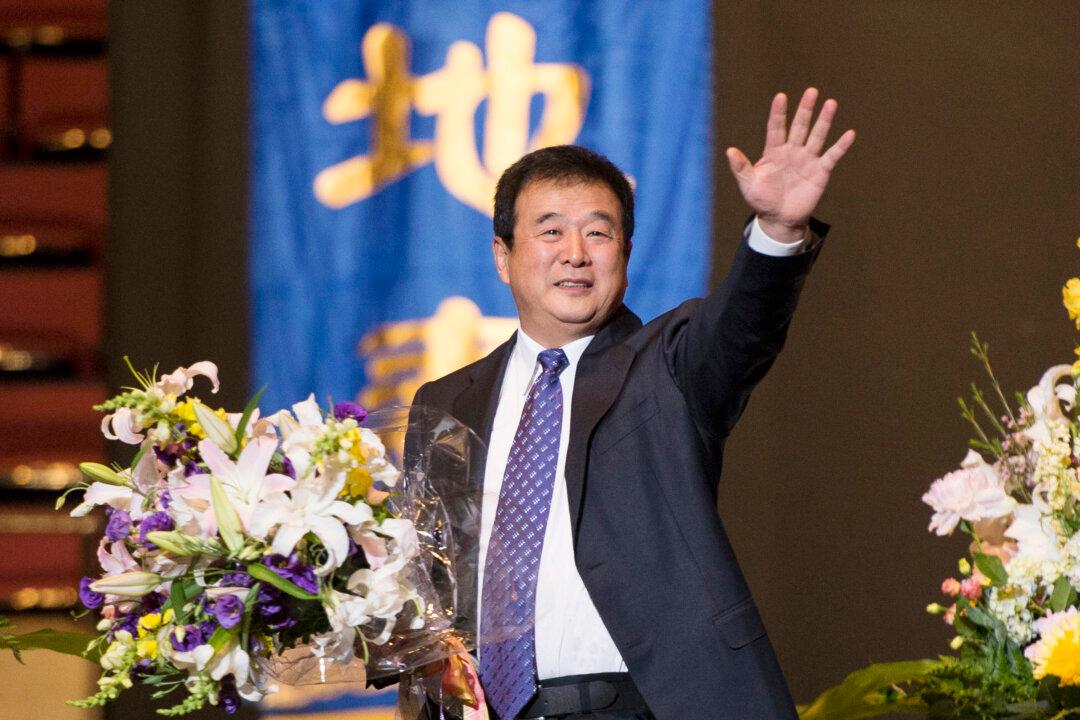 Mainland Chinese Send Falun Gong Founder Greetings and Gratitude for 2023