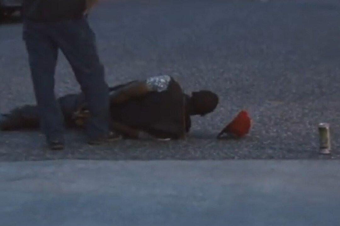 Arizona Iced Tea Rapper Arrest: Cop Cuffs Man Holding Tea