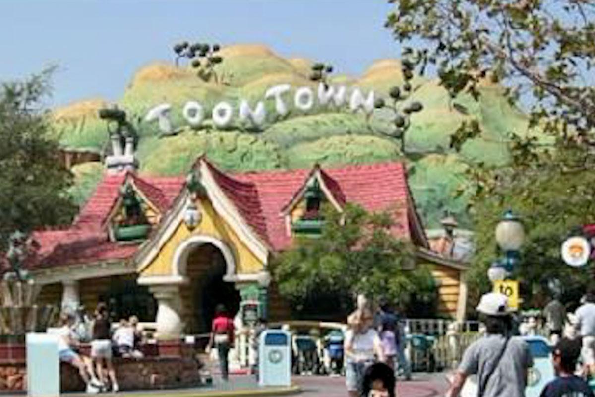 Disneyland Explosion: Dry Ice Bombs Common in Anaheim