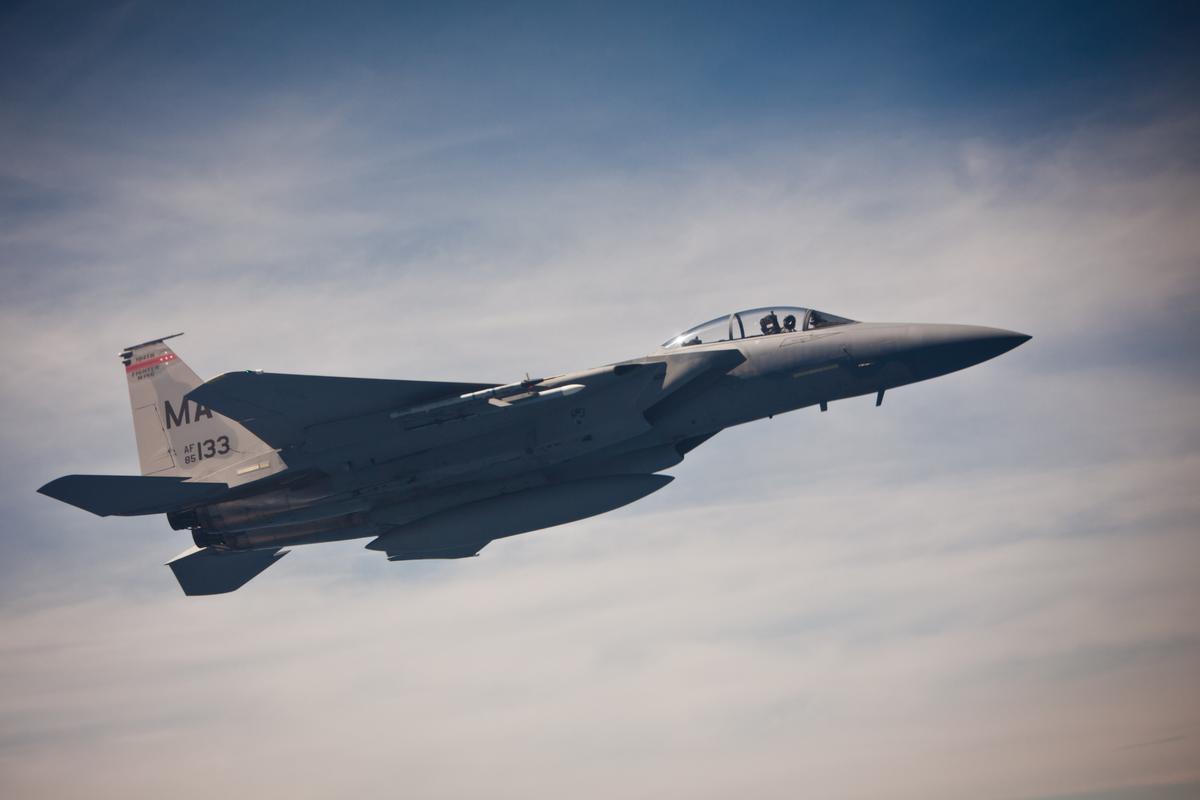 Armed F-15 Fighter Jet Protecting Trump Skids off Runway After In-Flight Emergency