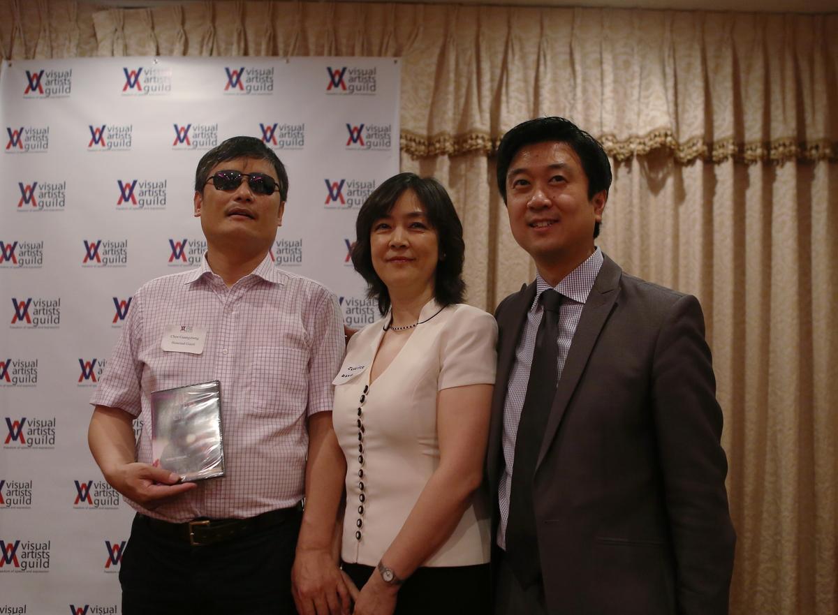 A Taiwanese Wallet vs. Mainland Chinese ‘Theft-Proof’ Underwear