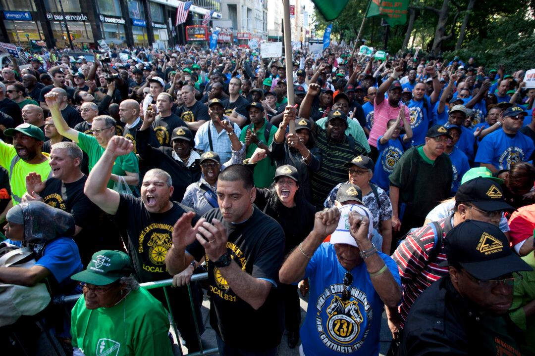 Municipal Workers Descend on City Hall for Rally