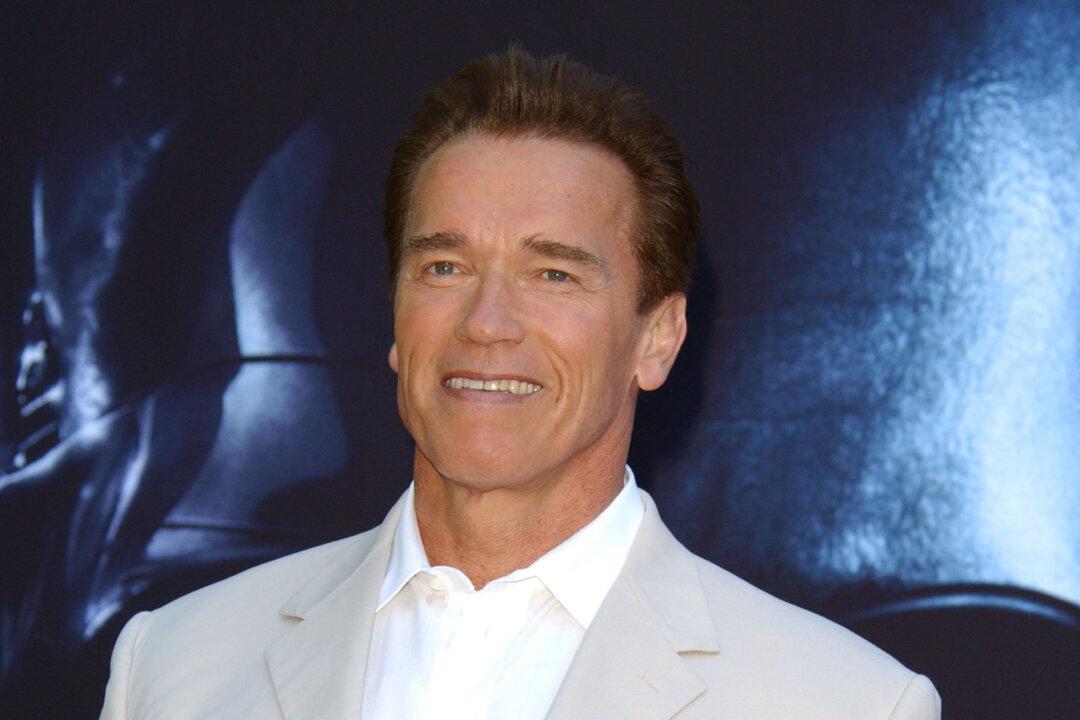 Terminator 5: Genesis: Little Info About Film as Schwarzenegger Filmed Smoking Cigar