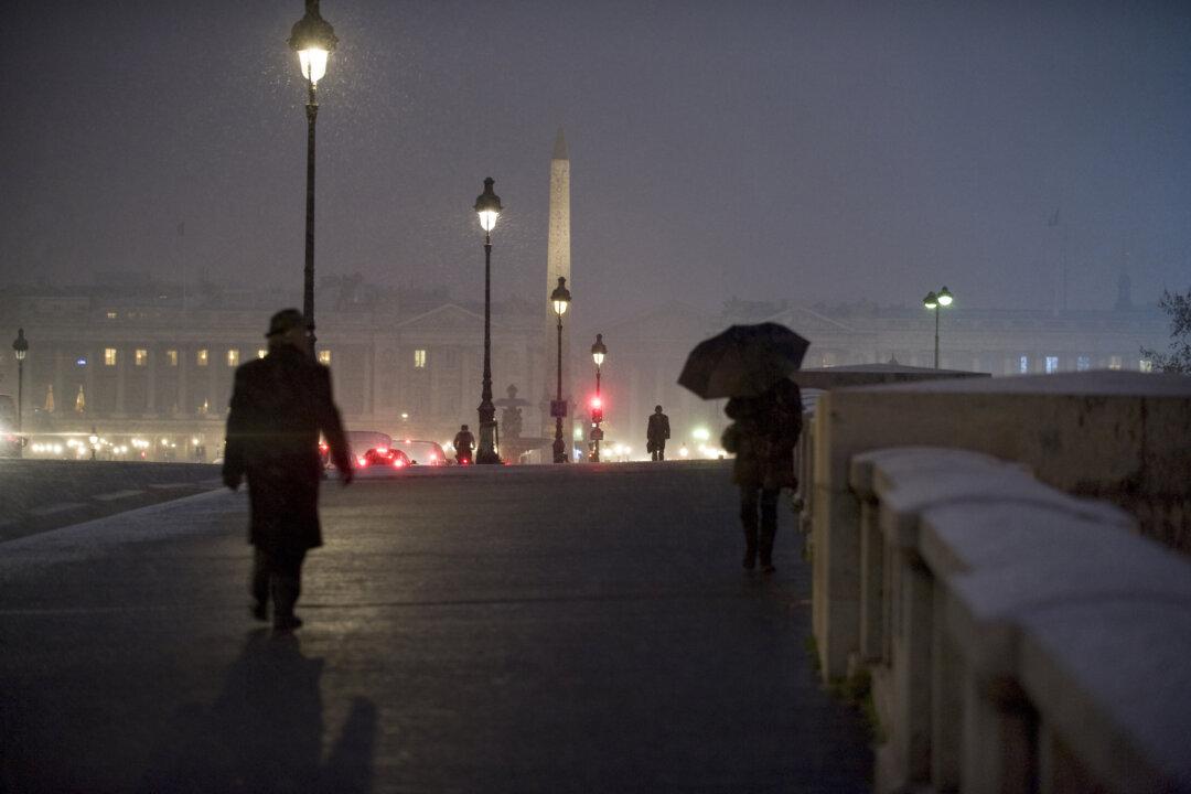 Exploring the Phenomenon of Street Light Interference