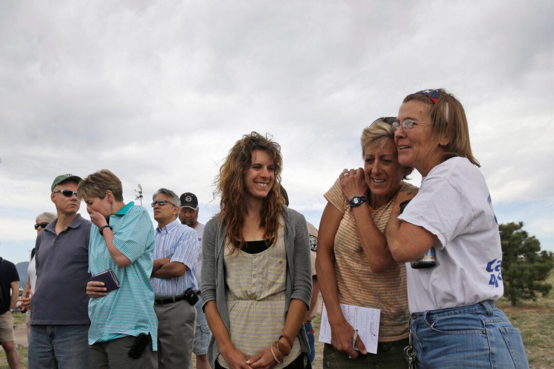 People Help Each Other Out After Black Forest Fire