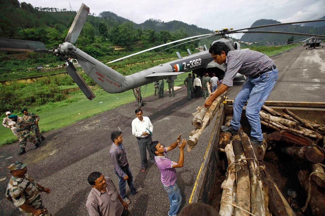 Himalayan Flood Victims Cremated Amid Epidemic Fears