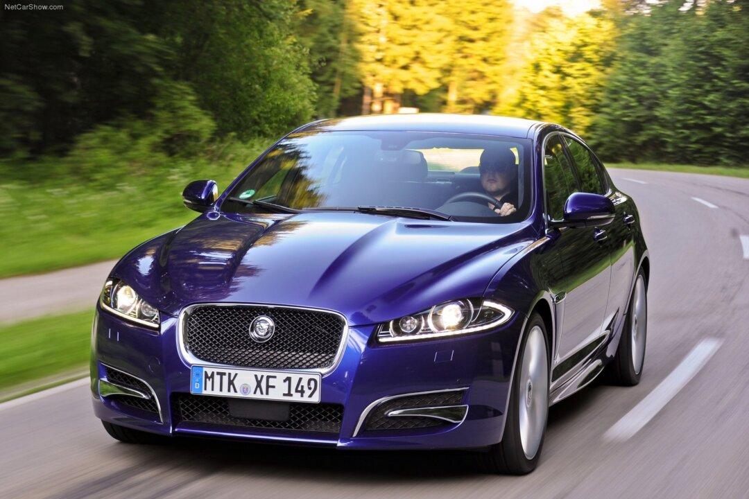 Jaguar XF 2.0 Gets a Proper Engine