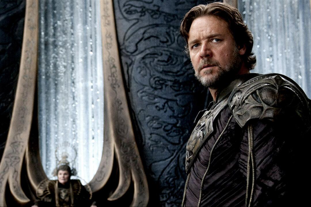 Russell Crowe Looks Unrecognizable for ‘The Loudest Voice’