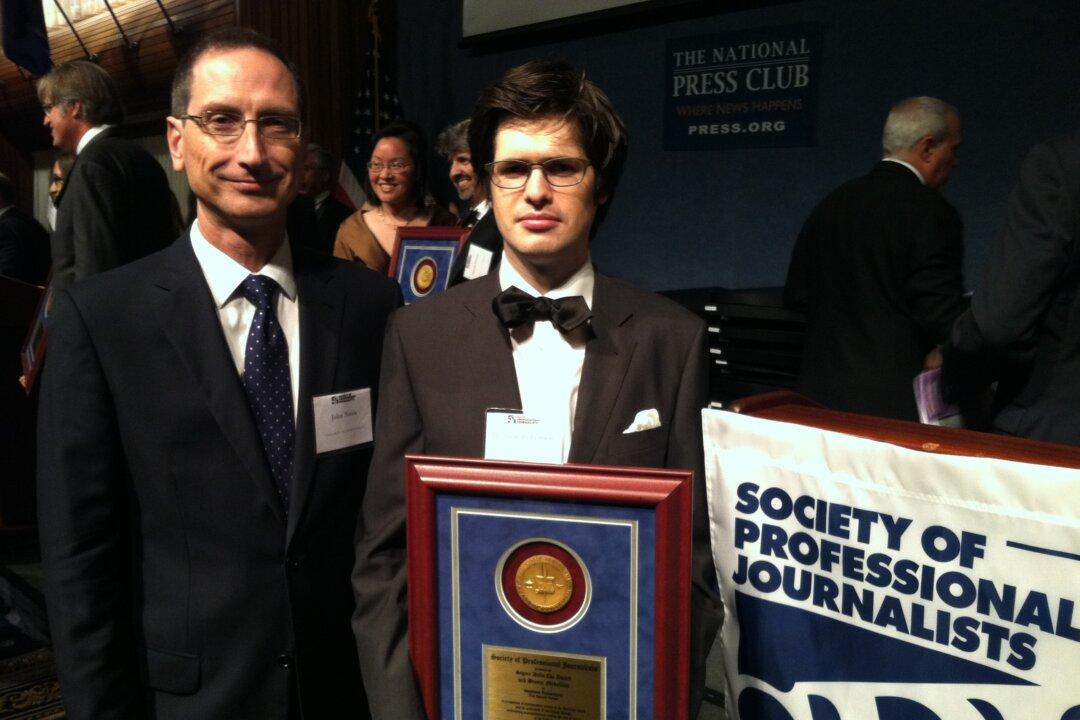 Epoch Times Reporter Honored for Reporting on Organ Harvesting