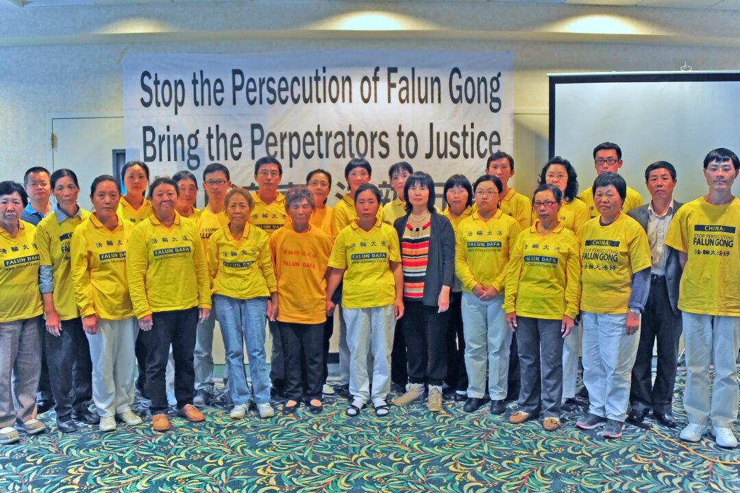 Protesters Stake Out Estate Hosting Obama-Xi Summit