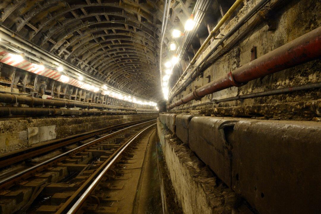 R Train to Close for 14 Months