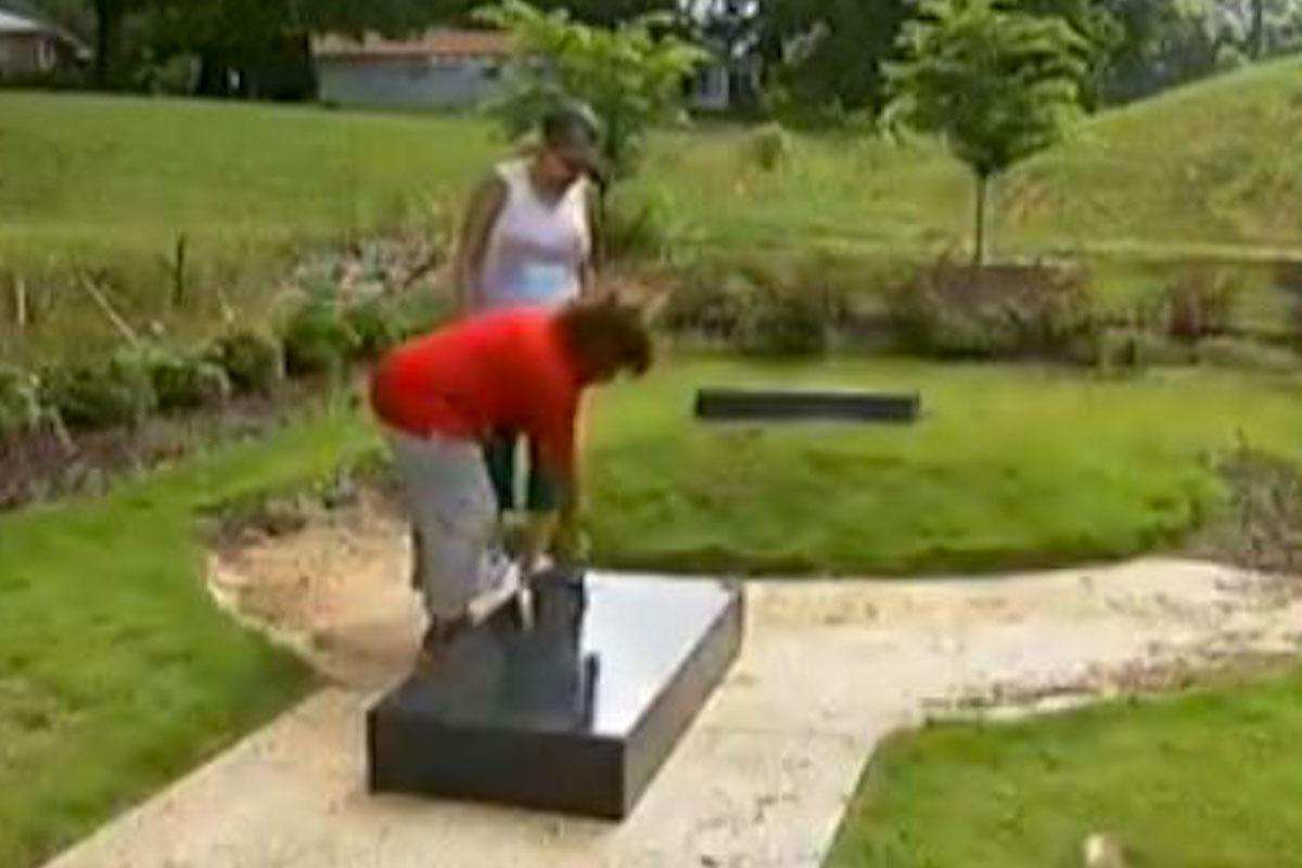 Obama Monument: Memorial for First Lady’s Ancestor Toppled