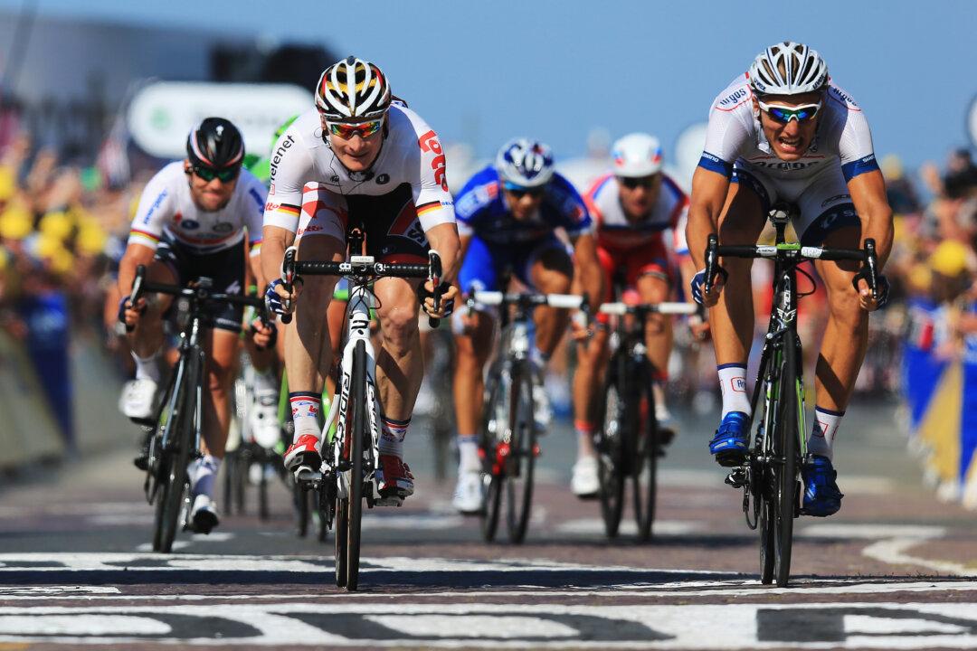 Kittel Wins Sprint in Tour de France Stage Ten