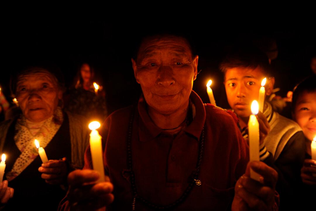 Party Official, Undercover, Publishes Book on Tibet