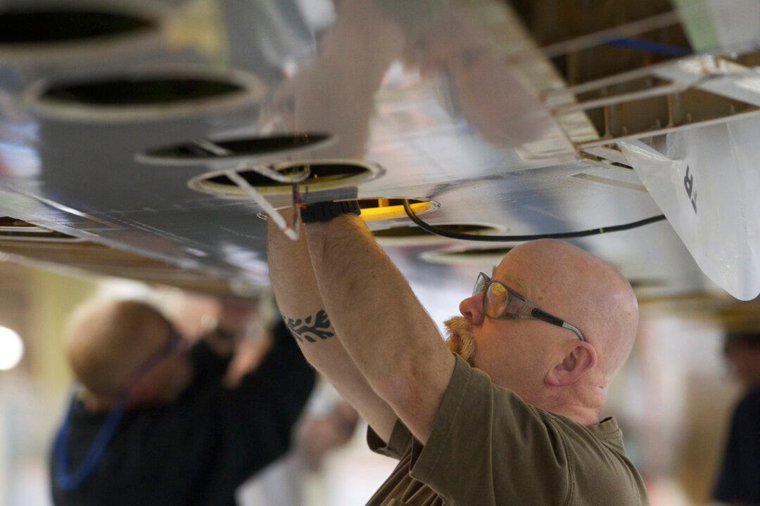 Boeing 777 Faces $2.7 Million Fine for Bad Parts