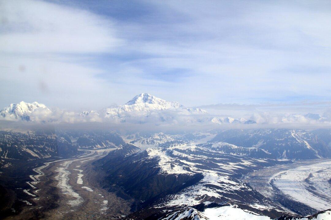 Oil, Animals, Tourism Drive Alaska Economy