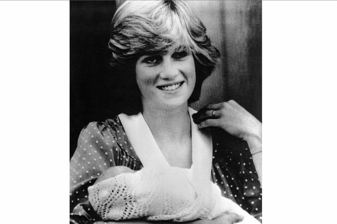 Princess Diana With Royal Baby Prince William (Photos)