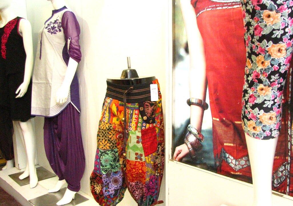 Indian Traditional-Contemporary Dresses for Global Women