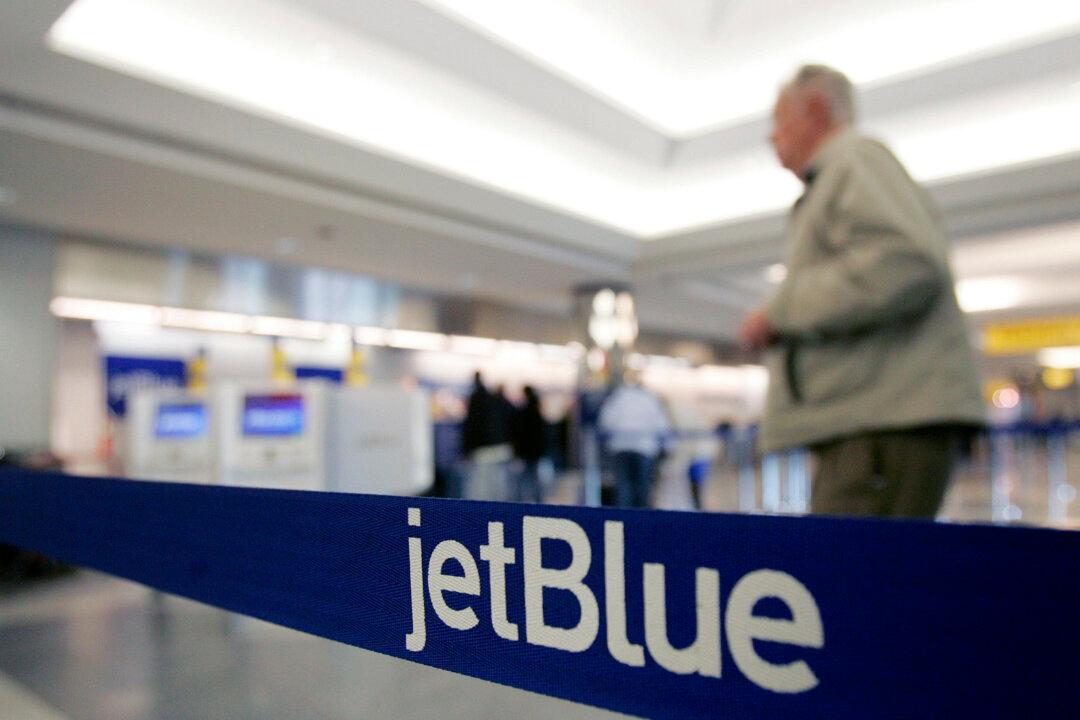 JetBlue, Alaska, American Airlines Say Ticketing-Booking Systems Down