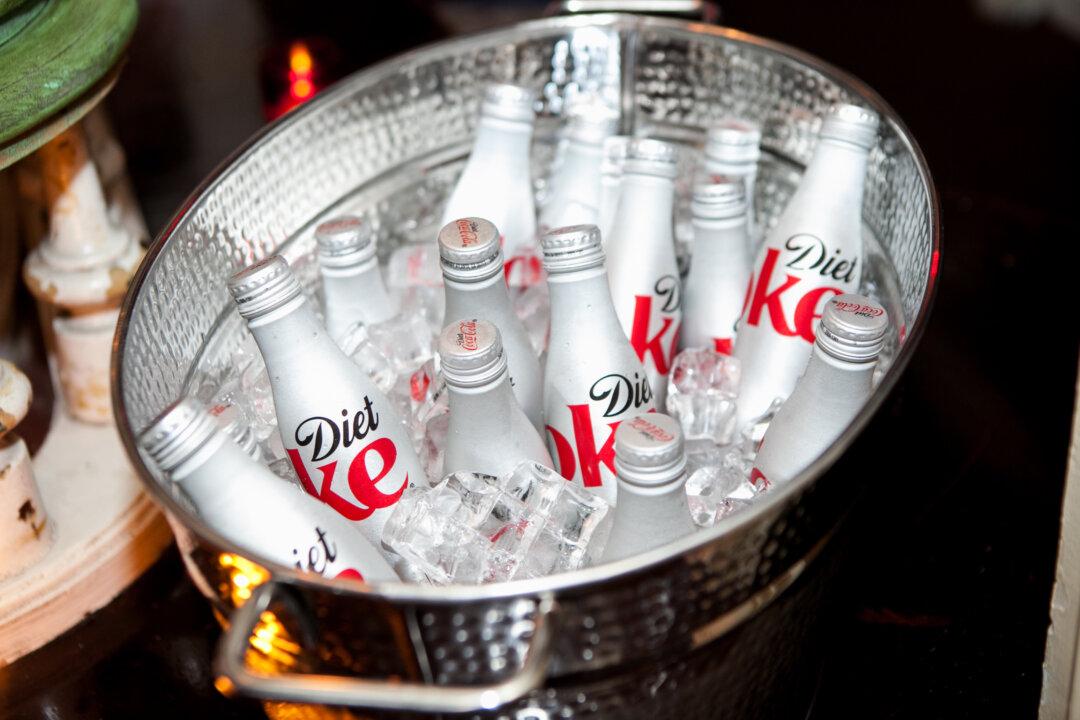 Drinking 2 or More Diet Beverages Each Day Linked to High Risk of Stroke: Study