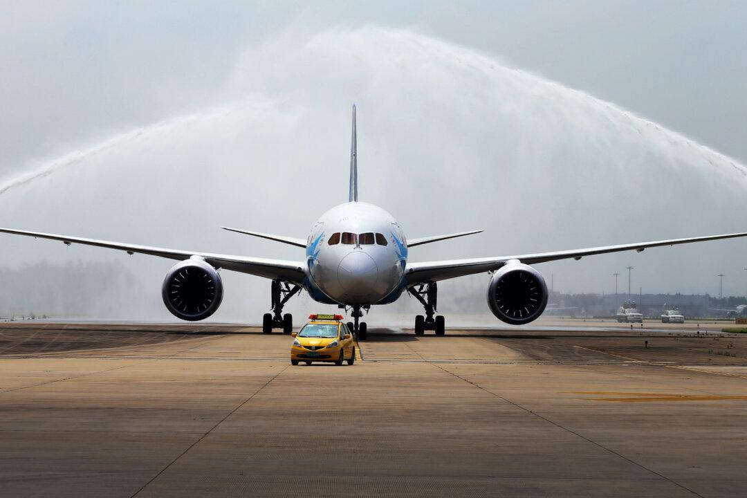 China Plane Policy Brings Shorter Waits, at a Cost