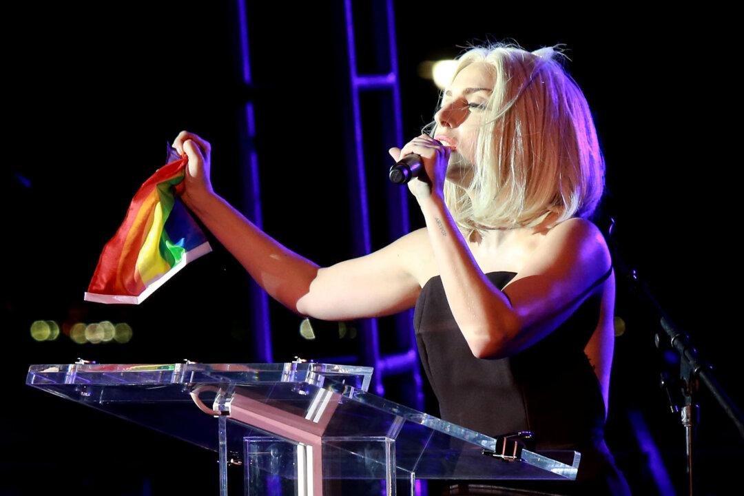 Lady Gaga ‘Applause’ Lyrics Include the Word ‘Applause’ 30 Times