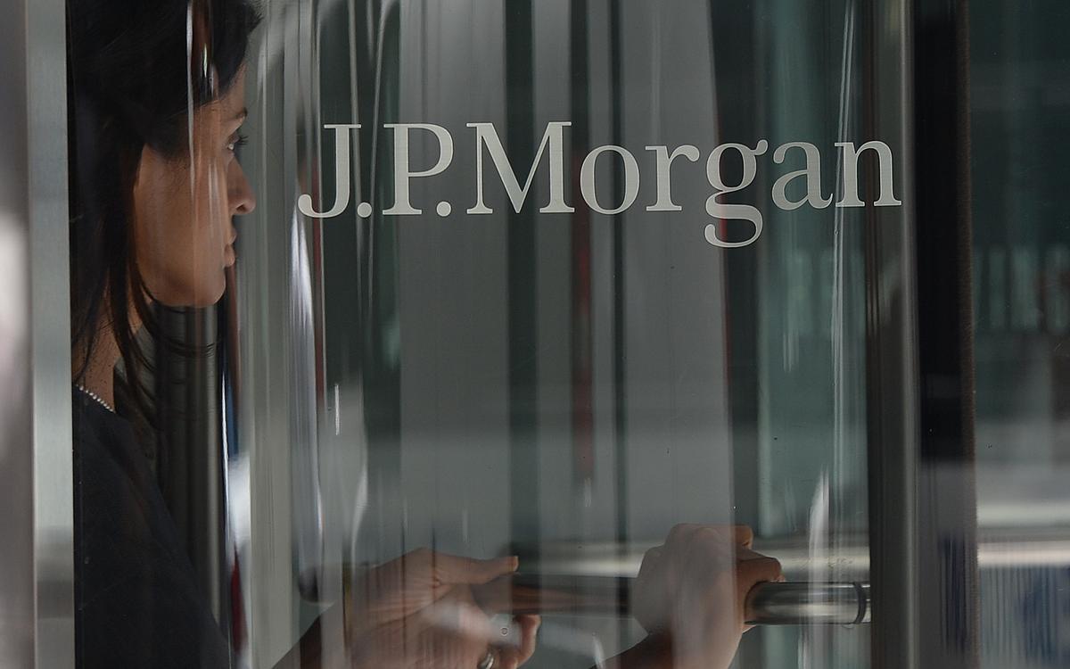 Hiring Practices in China Could Haunt Investment Banks
