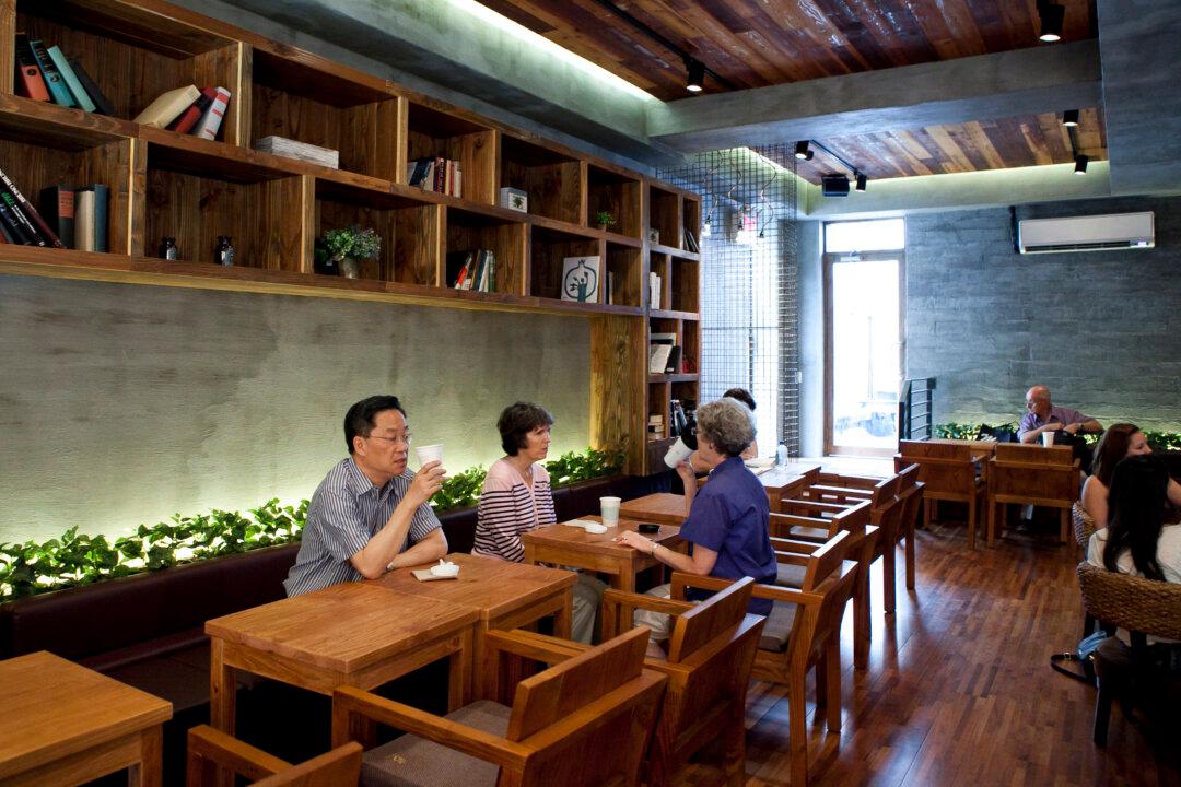 Korean Giant Caffe Bene Opens New NYC Location