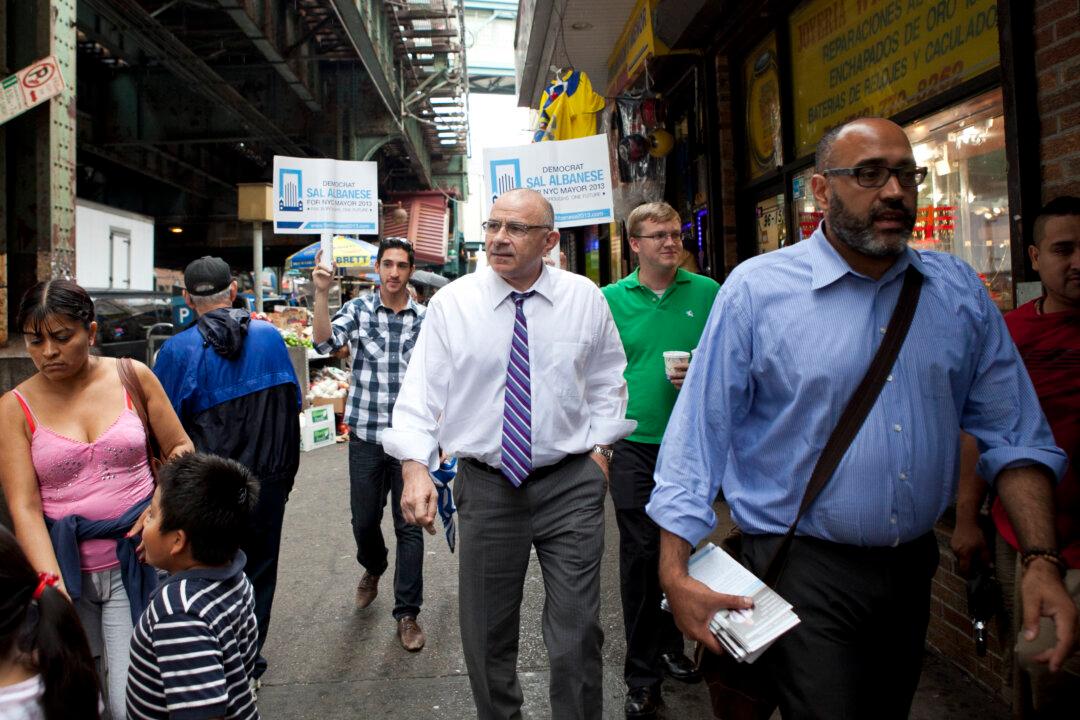 Sal Albanese Cuts a Lonely Figure on Campaign Trail