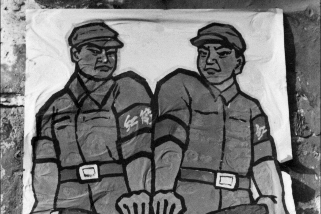 Former Red Guard Regrets Tip-Off That Led to Mother’s Execution