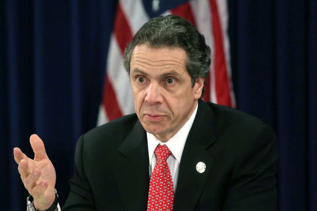 Cuomo Gives No Timetable for Ending Fracking Moratorium