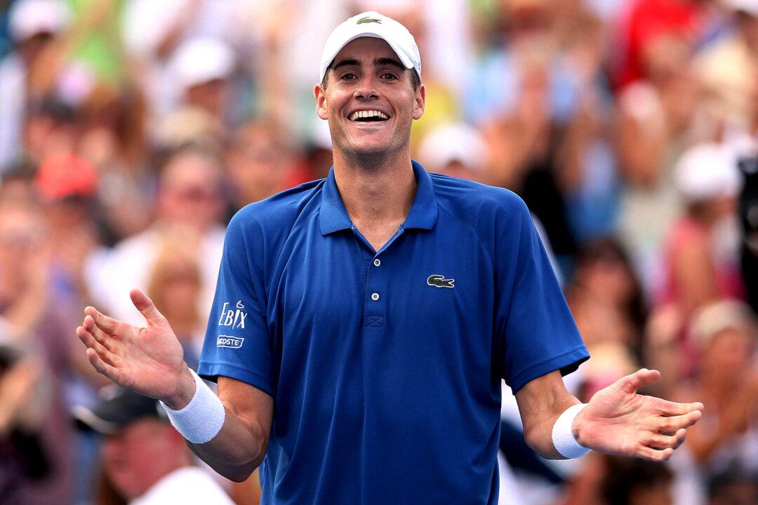 John Isner Past Juan Del Potro, On to Cincinnati Finals
