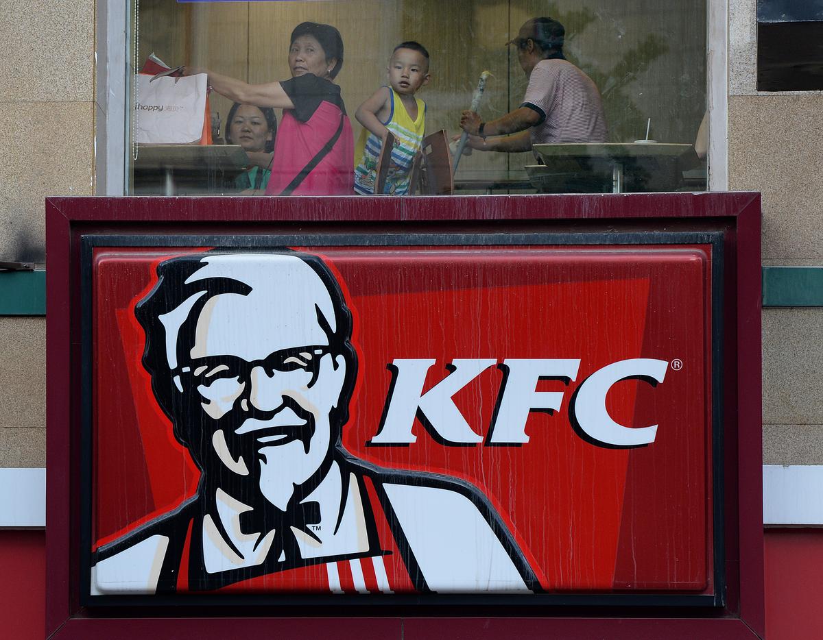 American Restaurant in China Spreads Propaganda Through Communist Hero