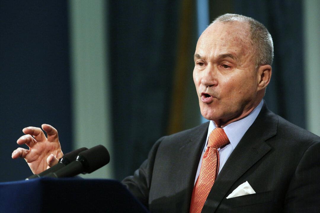 NYPD’s Kelly Says He Won’t Back Down on Stop-and-Frisk