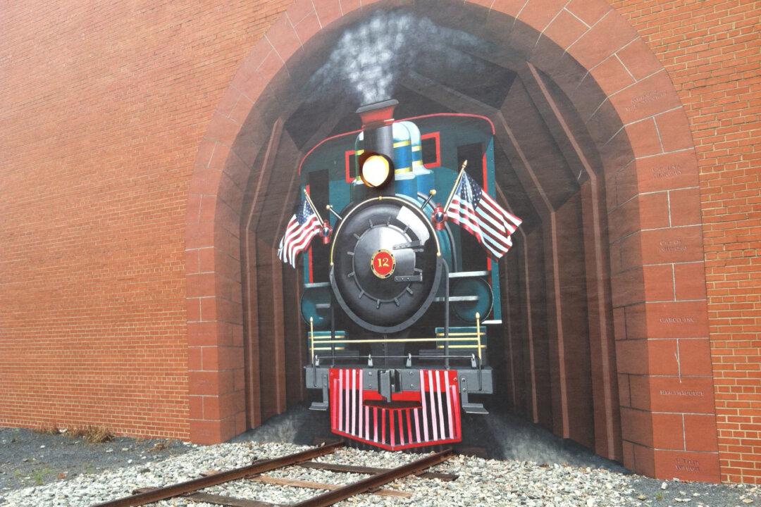 The Train Project: Artist Gives Train Mural to Small Home Town