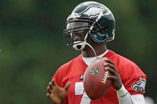 Michael Vick Car Accident is a Hoax; Eagles QB Tweets He Didn’t Break Both Legs