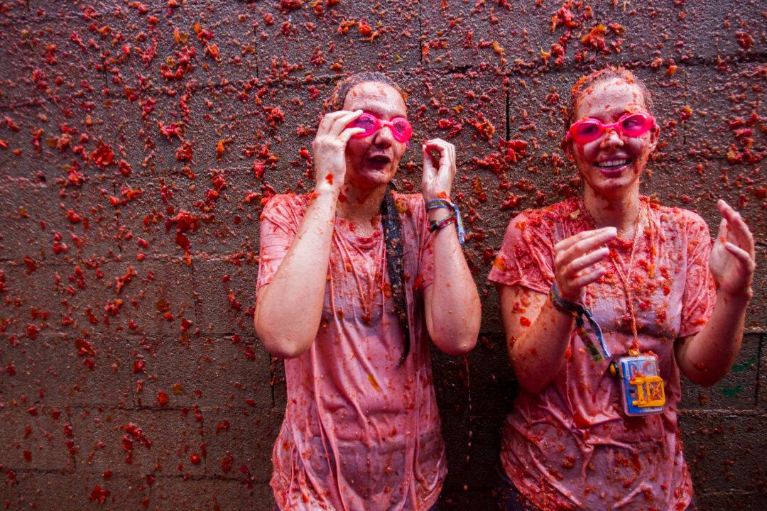 La Tomatina 2013: Spain’s Tomato-Throwing Festival (+Photos)