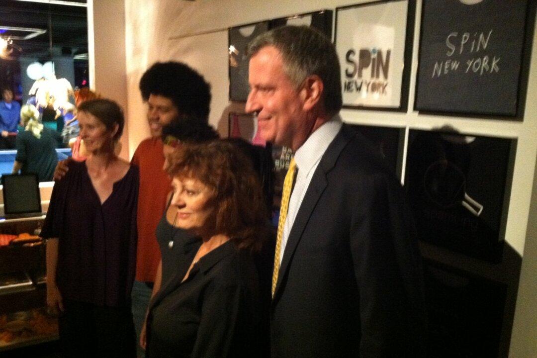 Susan Sarandon Backs de Blasio Over Quinn