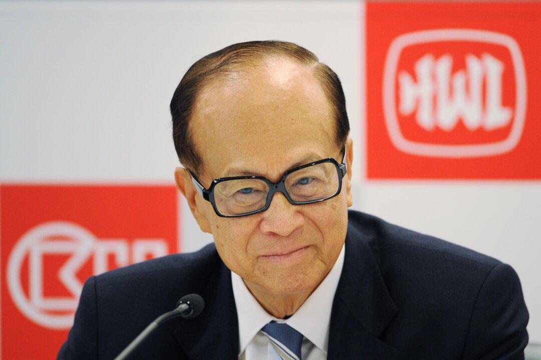 Economic Sense: Hong Kong Magnate Li Ka-shing Gets Out of China